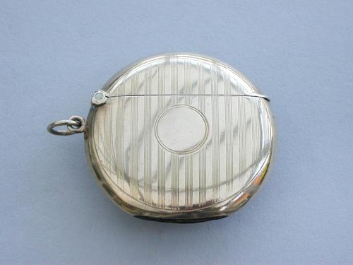 Edwardian 9 Carat Gold Circular Vesta Case (1 of 12) Edwardian 9 Carat Gold Circular Vesta Case (1 of 12)
