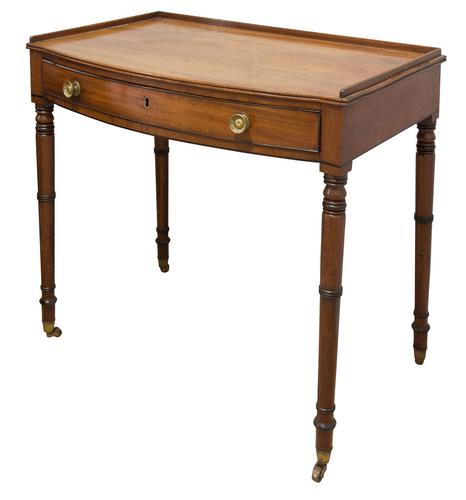 George III Mahogany Bow Fronted Side Table (1 of 6) George III Mahogany Bow Fronted Side Table (1 of 6)