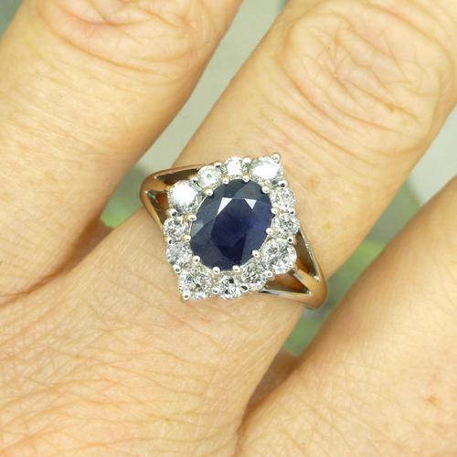 Vintage 18ct white gold sapphire diamond cluster ring ~ 1.55ct sapphire (1 of 10) Vintage 18ct white gold sapphire diamond cluster ring ~ 1.55ct sapphire (1 of 10)