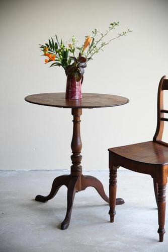 Victorian Oval Side Table (1 of 11)