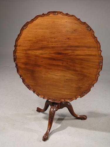 Attractive George III Period Mahogany Pie Crust Tilt Table (1 of 4) Attractive George III Period Mahogany Pie Crust Tilt Table (1 of 4)