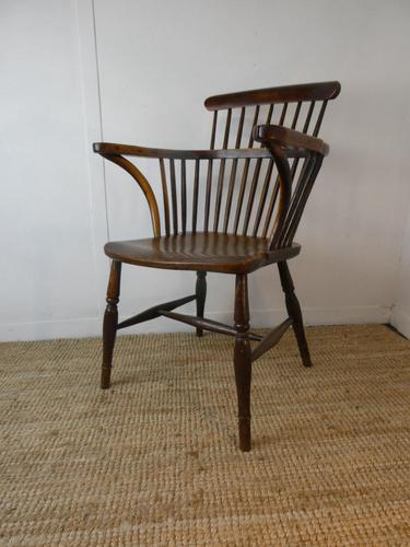 Early 19th C English Comb Back Windsor Chair (1 of 7)