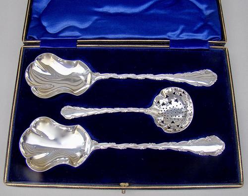 Cased Victorian  silver plated fruit serving set by Lee & Wigfull, Sheffield c.1900 (1 of 5)