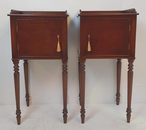 Pair of 20th Century Mahogany Bedside Tables (1 of 3) Pair of 20th Century Mahogany Bedside Tables (1 of 3)