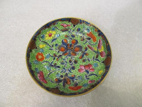 An 18th Century Polychrome Worcester Dish (1 of 3)