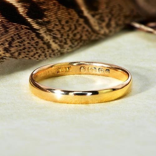 The Vintage 1941 22ct Gold Wedding Ring (1 of 2) The Vintage 1941 22ct Gold Wedding Ring (1 of 2)