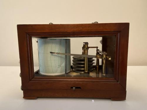 Barograph – Small Pattern by Richard Freres, Paris, 1905 (1 of 3) Barograph – Small Pattern by Richard Freres, Paris, 1905 (1 of 3)