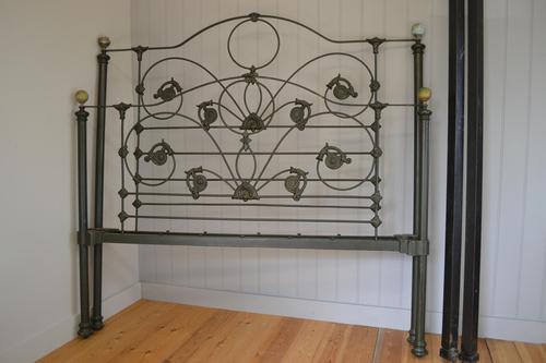 Antique Victorian Brass & Iron King Size 5ft Bedstead (1 of 14) Antique Victorian Brass & Iron King Size 5ft Bedstead (1 of 14)