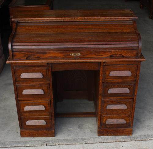 1920's Large Oak D type Roll Top Desk with Good Interior (1 of 6)