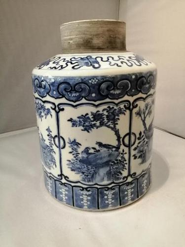 19th century Chinese blue and white jar (1 of 7) 19th century Chinese blue and white jar (1 of 7)