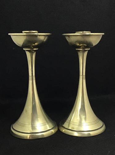 Pair of Arts & Crafts Brass Elegant Candlesticks (1 of 6) Pair of Arts & Crafts Brass Elegant Candlesticks (1 of 6)