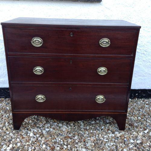 Small Chest of Drawers (1 of 1) Small Chest of Drawers (1 of 1)