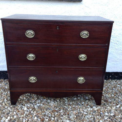 Small Chest of Drawers (1 of 1)