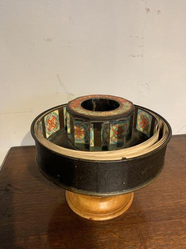 Antique Praxinoscope (1 of 7) Antique Praxinoscope (1 of 7)