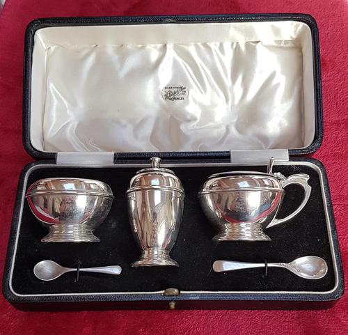 Cased Sterling Silver Cruet Set (1 of 6)