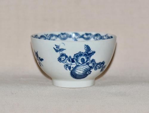 18th Century Worcester Porcelain Teabowl “Fruit & Wreath” pattern (1 of 7)