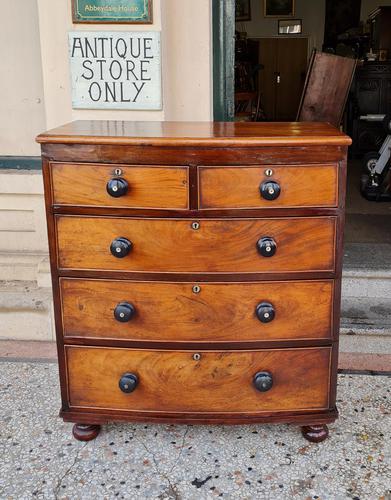 Good Size Victorian Bow Fronted Chest of Drawers (1 of 10) Good Size Victorian Bow Fronted Chest of Drawers (1 of 10)