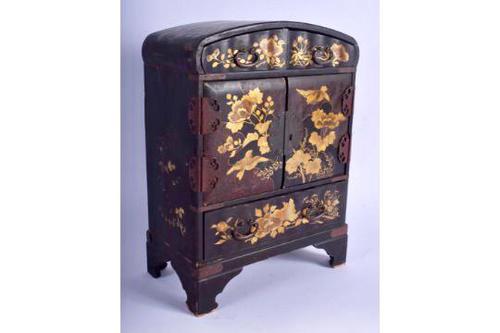 Japanese Meji Period Black Lacquer Table Cabinet (1 of 1) Japanese Meji Period Black Lacquer Table Cabinet (1 of 1)