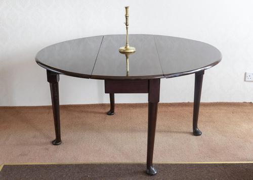 Early 18th Century Oval Pad Foot Table in Cuban Mahogany (1 of 5)