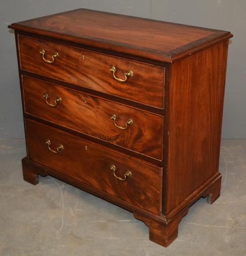 Mahogany chest of drawers (1 of 5)