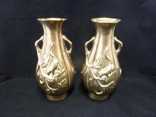 2 Antique Chinese Bras / Bronze Vases "Squirrels" Qing Dynasty 19th Century (1 of 5) 2 Antique Chinese Bras / Bronze Vases "Squirrels" Qing Dynasty 19th Century (1 of 5)