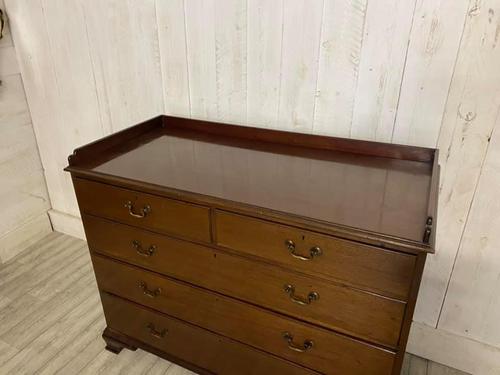 Large Mahogany Victorian Chest of Drawers (1 of 8)