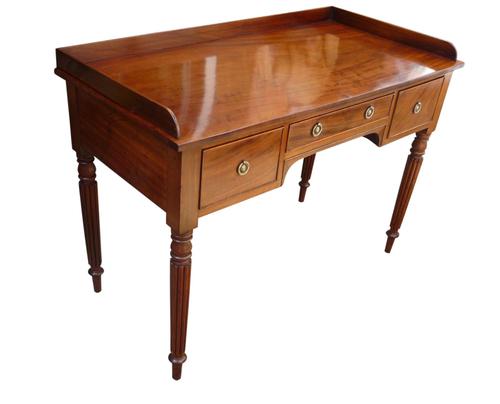Fine Quality Antique Gillows Style Mahogany Side Table c.1830 (1 of 1) Fine Quality Antique Gillows Style Mahogany Side Table c.1830 (1 of 1)
