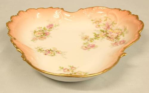 Antique Lovely Quality Limoges Centre Dish (1 of 7) Antique Lovely Quality Limoges Centre Dish (1 of 7)
