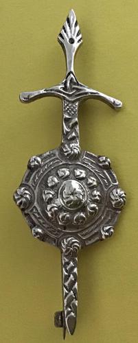 Robert Allison Scottish Silver Kilt Pin Glasgow 1953 (1 of 4) Robert Allison Scottish Silver Kilt Pin Glasgow 1953 (1 of 4)