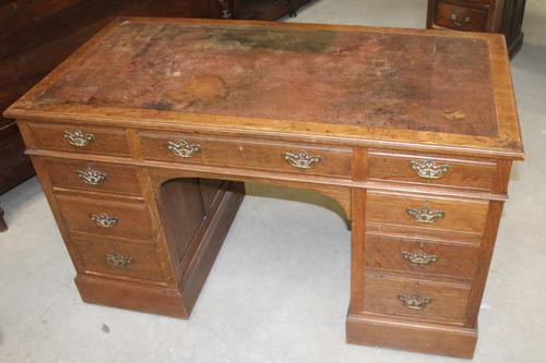 1920s Oak Desk with Red Leather on Top . 1 Piece. (1 of 3)