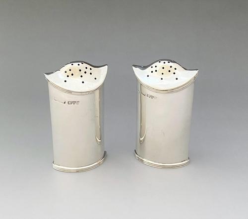 Stylish Pair of Asprey & Co. Chester Silver Pepper Pots (1 of 6) Stylish Pair of Asprey & Co. Chester Silver Pepper Pots (1 of 6)
