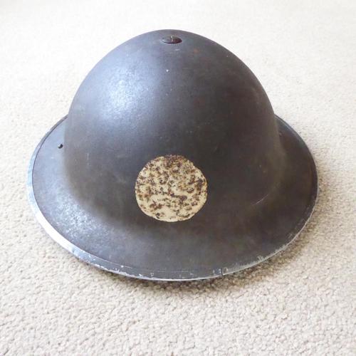 WW2 Dated Brodie Helmet with Gas Indicator (1 of 4)