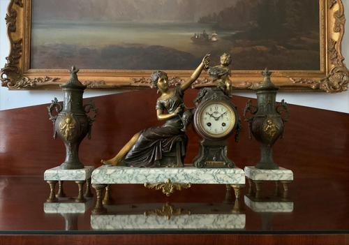 Beautiful 19thc French 3-piece 8-day Gilt-bronzed Spelter Garniture Mantle Clock (1 of 16) Beautiful 19thc French 3-piece 8-day Gilt-bronzed Spelter Garniture Mantle Clock (1 of 16)