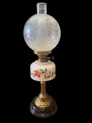 Victorian Oil Lamp with Decorated Bowl (1 of 4)