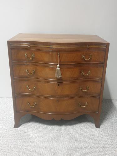 Outstanding Mahogany Serpentine Chest of Drawers of Small Proportions (1 of 8)