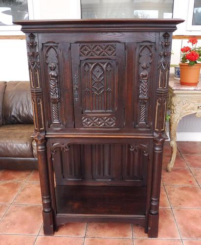 Country Oak Gothic Revival Cupboard 1880 (1 of 10) Country Oak Gothic Revival Cupboard 1880 (1 of 10)