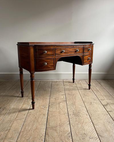 Regency Mahogany Bowfront Dressing Table (1 of 10)