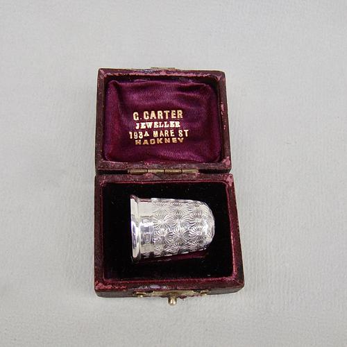 Cased George V Silver Thimble by Charles Horner, Chester 1915 (1 of 7)