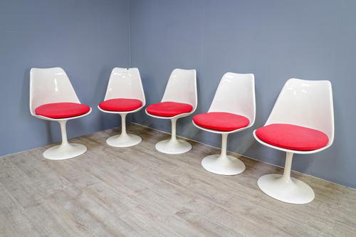 Tulip Chairs by Eero Saarinen (5) (1 of 6) Tulip Chairs by Eero Saarinen (5) (1 of 6)