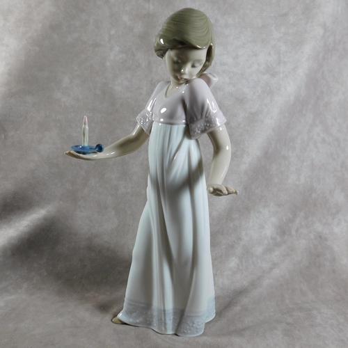 "Nina Con Palmatora" or "To Light The Way" Hand Modelled Porcelain Figure by Nao (1 of 8)