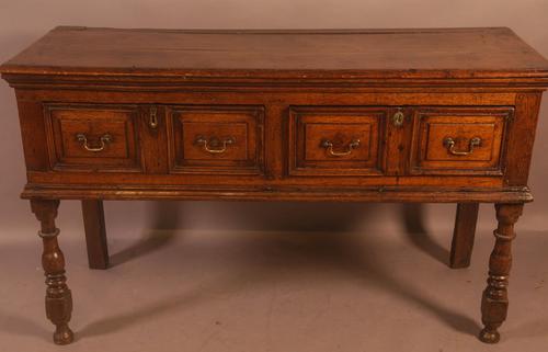 Late 17th / Early 18th Century Dresser Base (1 of 10) Late 17th / Early 18th Century Dresser Base (1 of 10)