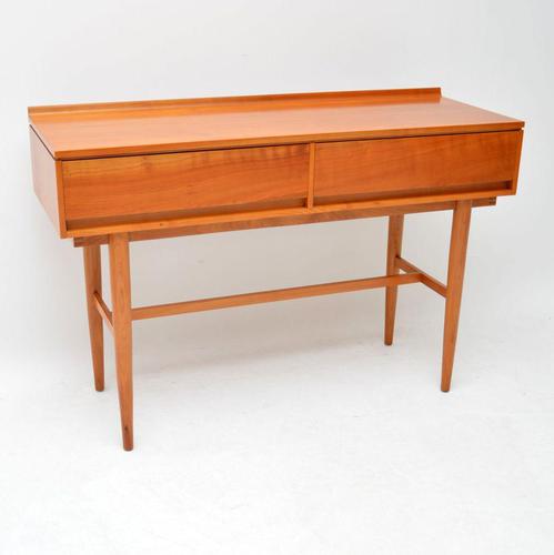 1960’s Vintage Satinwood Side Table by Beresford & Hicks (1 of 10) 1960’s Vintage Satinwood Side Table by Beresford & Hicks (1 of 10)