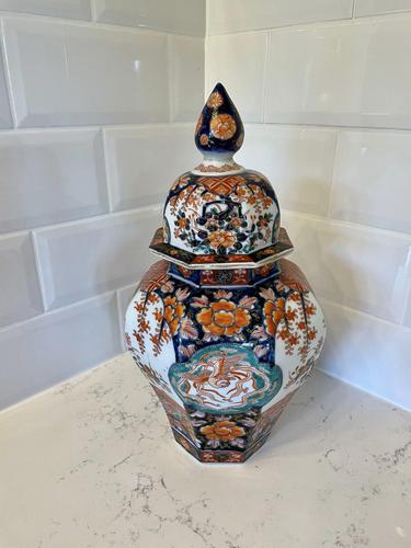 Large Quality Antique Imari Lidded Vase (1 of 10)