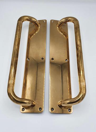 Good Quality Pair of Early 20th Century Brass Door Handles or Pulls (1 of 2) Good Quality Pair of Early 20th Century Brass Door Handles or Pulls (1 of 2)