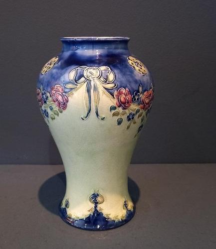 McIntyre Moorcroft 18th Century Design Vase (1 of 9) McIntyre Moorcroft 18th Century Design Vase (1 of 9)