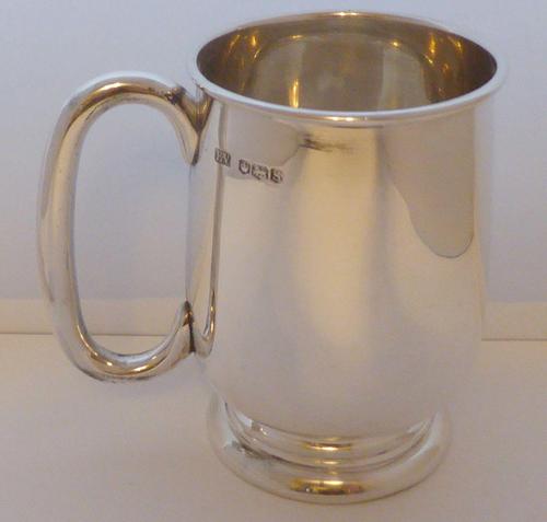 Viners 1960 Half 1/2 Pint Hallmarked Solid Silver Tankard Christening Mug 194g (1 of 10) Viners 1960 Half 1/2 Pint Hallmarked Solid Silver Tankard Christening Mug 194g (1 of 10)