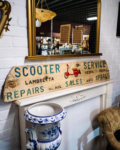 Hand Made Painted Shop Sign for Scooters Lambretta Vespa Puch (1 of 4) Hand Made Painted Shop Sign for Scooters Lambretta Vespa Puch (1 of 4)