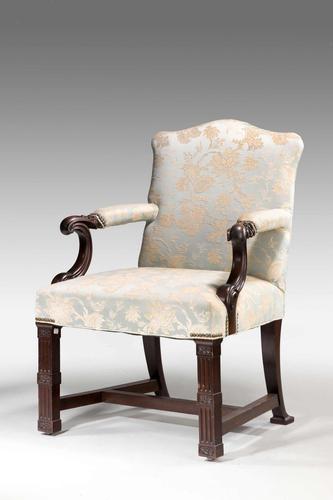 Chippendale Design Mahogany Framed Library Chair (1 of 4) Chippendale Design Mahogany Framed Library Chair (1 of 4)