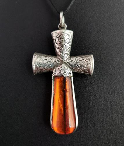 Victorian Scottish Silver & Amber Cross Pendant (1 of 11)