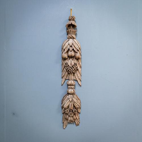 17th Century Walnut Swag (1 of 12) 17th Century Walnut Swag (1 of 12)
